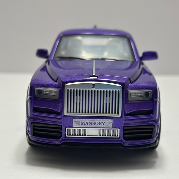 1:24 rolls royce cullinan mansory Diecast with LED HEADLIGHT & TAILLIGHT Purple - Picture 2 of 10